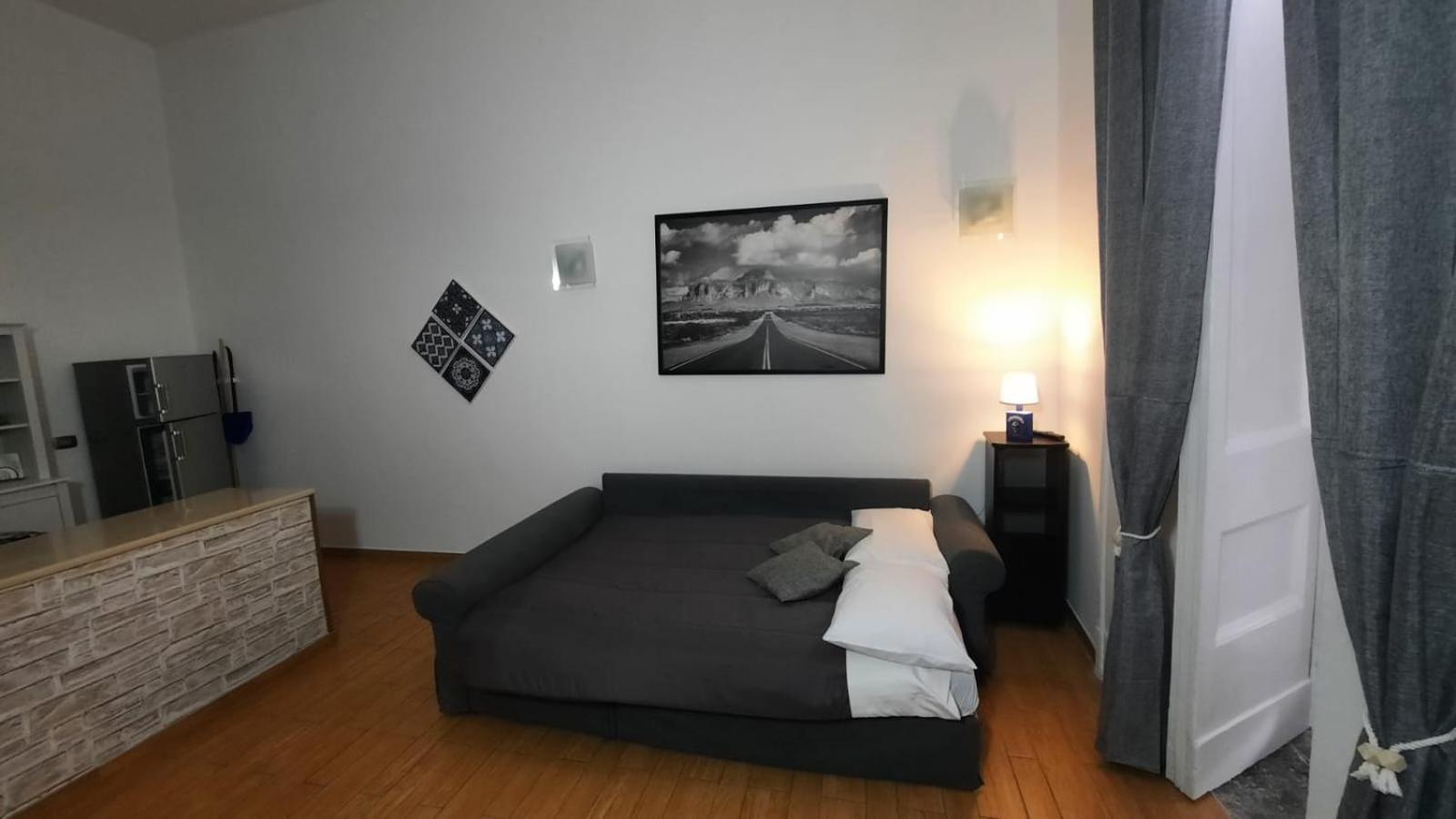White Home Quartieri Spagnoli Nápoles Exterior foto